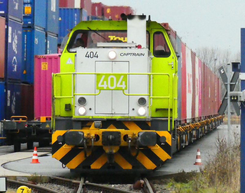 275 905-4 Captrain 404 am 16.12.2021 in Voerde-Emmelsum Containerhafen