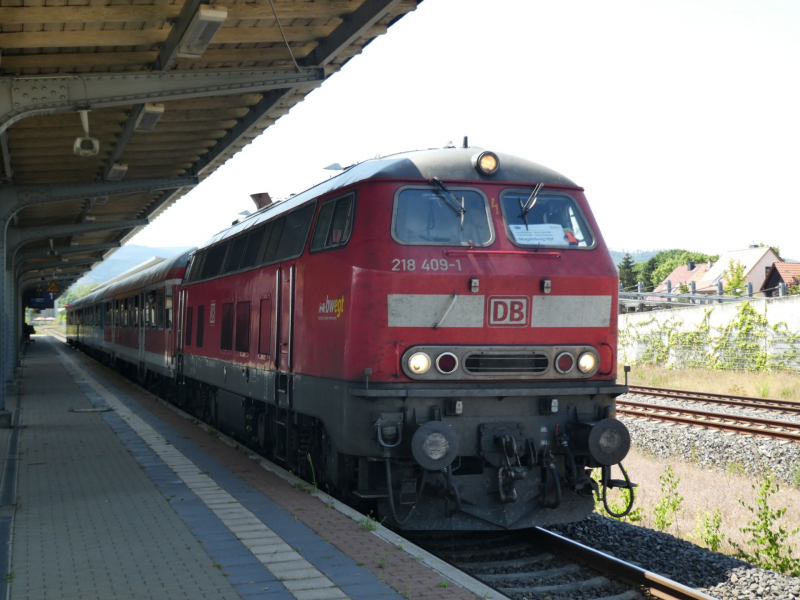 218 409-1 am 19.7.2022 in Wernigerode als Ersatzverkehr für Triebwagen.