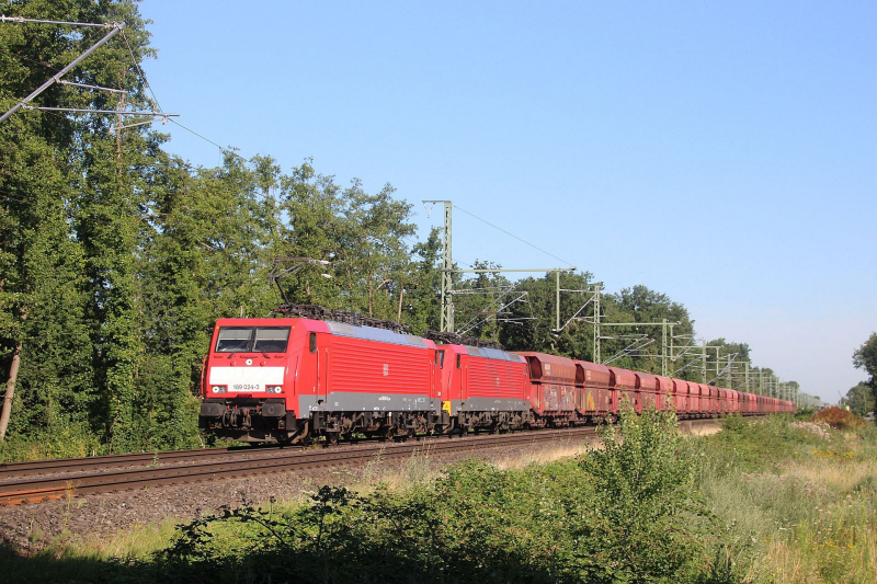 189 024-3 Erzzug, am 11.7.2023 in Voerde, Rahmstr. Richtung Oberhausen