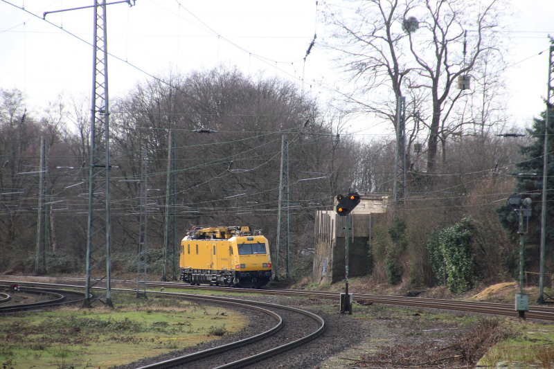 711 798 DB Netz Instandhaltung am 13.02.2024 durch Trompet (Duisburg-Rheinhausen)